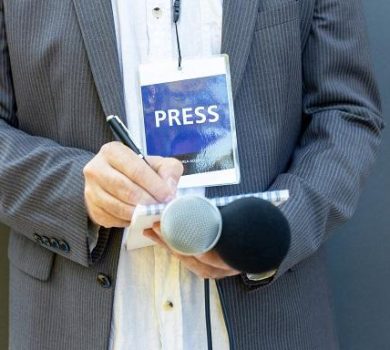 Comisia propune norme pentru protejarea pluralismului și independenței mass-mediei în UE
