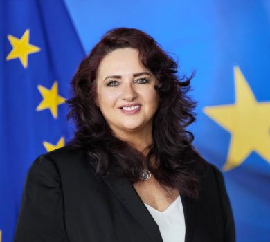 Comisarul european pentru egalitate, Helena Dalli, vizitează România
