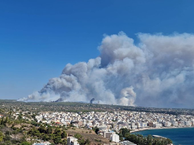 UE mobilizează asistență pe cale aeriană și la sol pentru stingerea incendiilor din Grecia