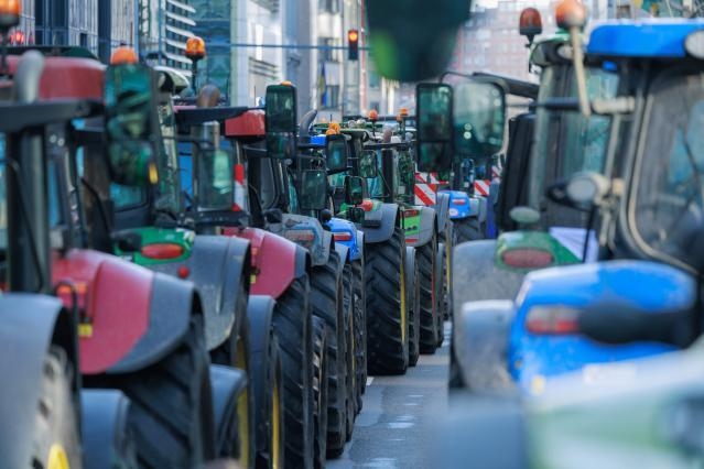 Comisia Europeană invită fermierii să participe la un sondaj online privind simplificarea