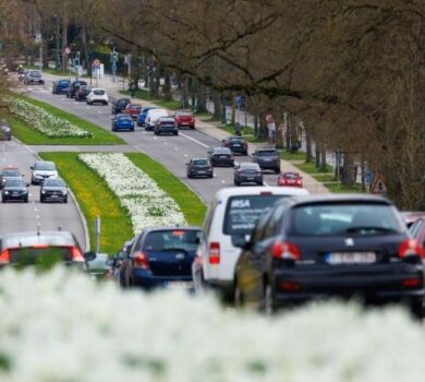 Comisia instituie taxe compensatorii provizorii la importurile de vehicule electrice pe bază de baterii din China