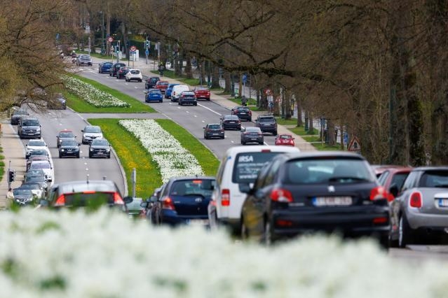 Comisia instituie taxe compensatorii provizorii la importurile de vehicule electrice pe bază de baterii din China