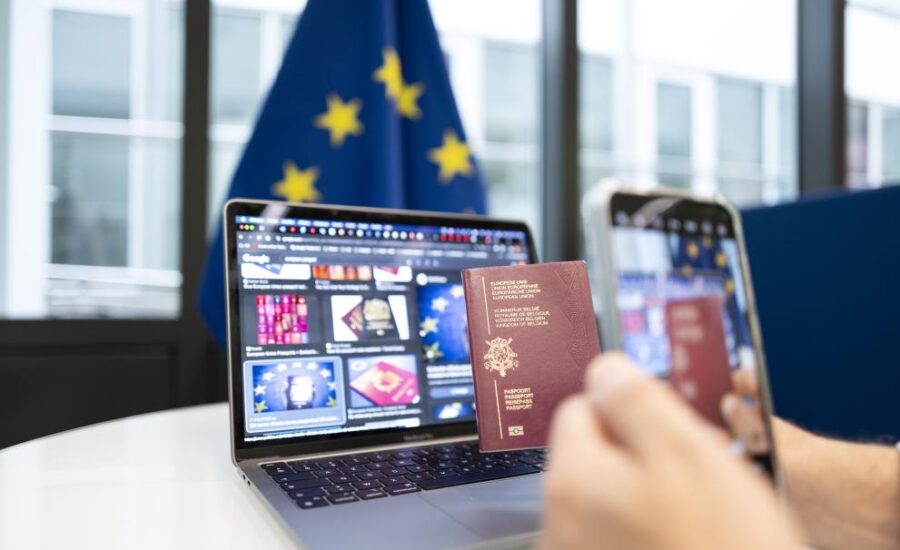 Comisia propune pașapoarte și cărți de identitate digitale pentru facilitarea călătoriilor