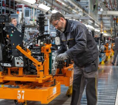 Comisia propune un act legislativ privind accelerarea activității industriale pentru a consolida industria și a crea locuri de muncă în Europa